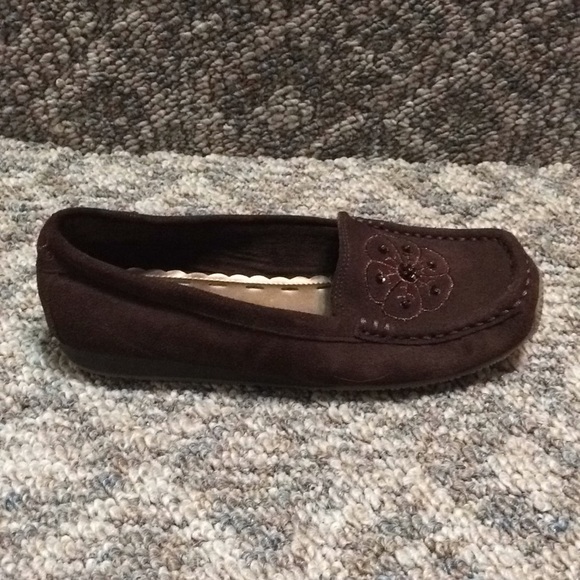 Predictions brown suede flats size 71/2 - Picture 3 of 8